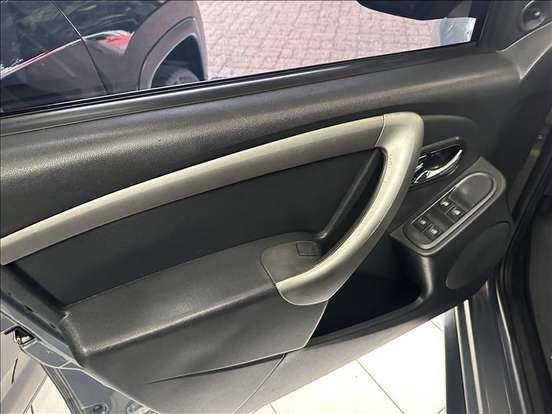 RENAULT-DUSTER-2017
