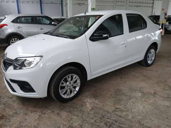 RENAULT-LOGAN-2024