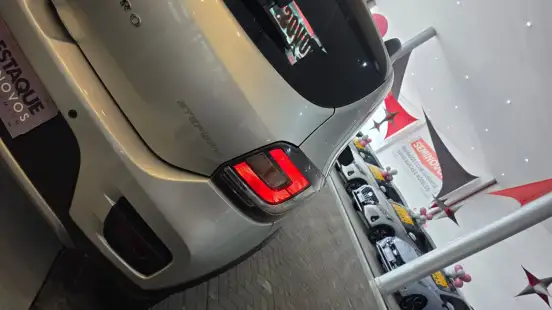 RENAULT-SANDERO-2018