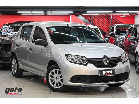 RENAULT-SANDERO-2017