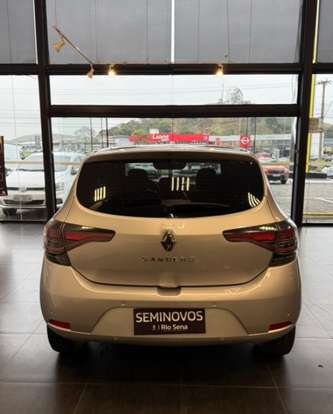 RENAULT-SANDERO-2022