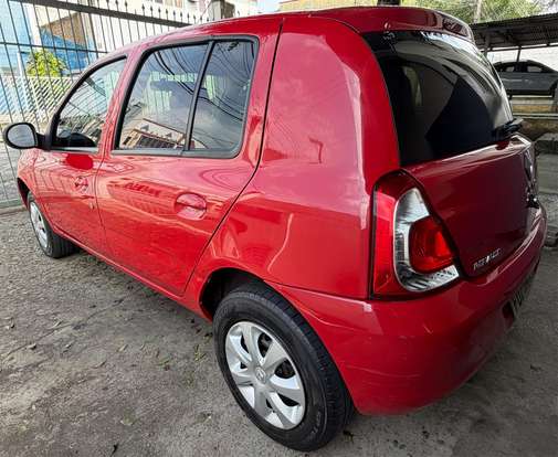 RENAULT-CLIO-2015
