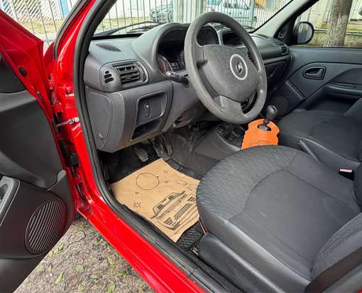 RENAULT-CLIO-2015
