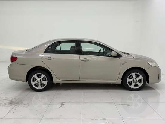 TOYOTA-COROLLA-2013