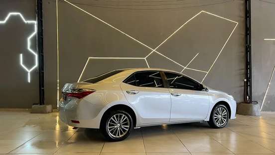 TOYOTA-COROLLA-2018