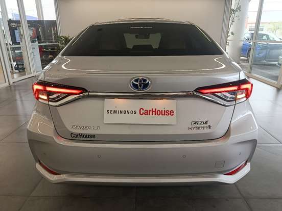 TOYOTA-COROLLA-2024