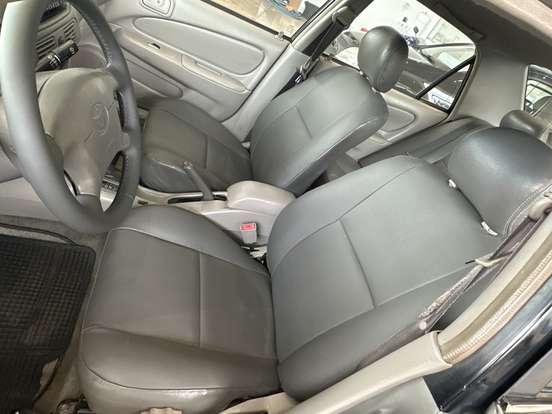 TOYOTA-COROLLA-2001