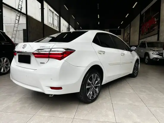 TOYOTA-COROLLA-2018