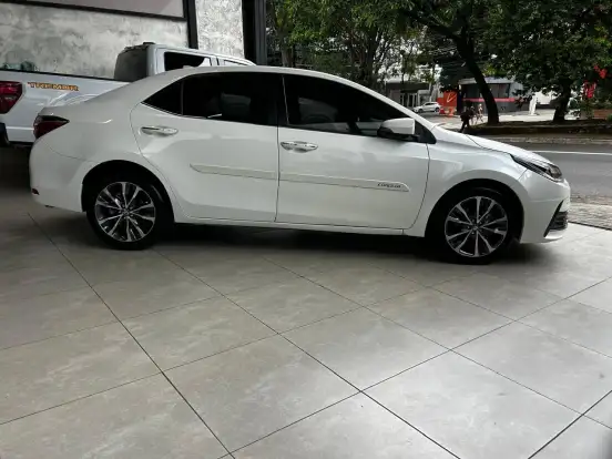 TOYOTA-COROLLA-2018