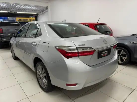 TOYOTA-COROLLA-2018