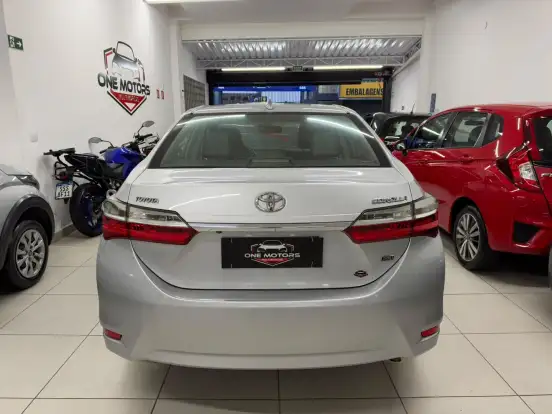 TOYOTA-COROLLA-2018