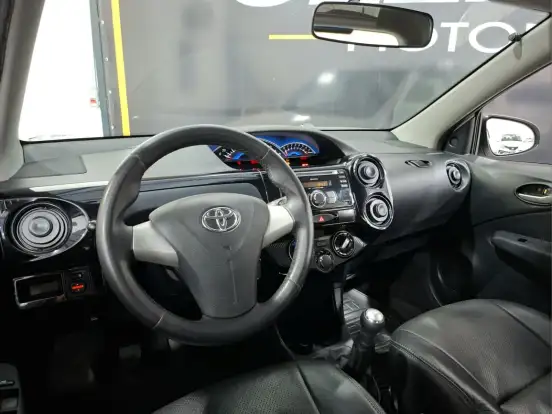 TOYOTA-ETIOS-1.3 X 16V FLEX 4P MANUAL TOYOTA-ETIOS-2014