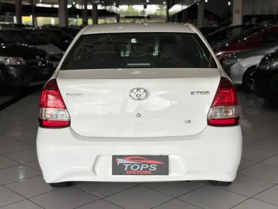 TOYOTA-ETIOS-2019