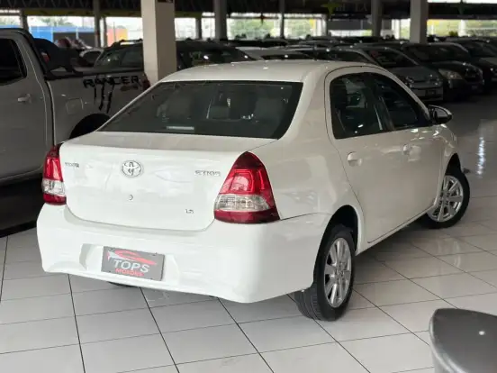 TOYOTA-ETIOS-2019