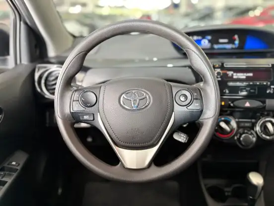 TOYOTA-ETIOS-2019