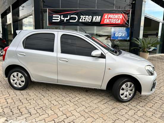 TOYOTA-ETIOS-1.3 X 16V FLEX 4P MANUAL TOYOTA-ETIOS-2017