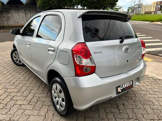 TOYOTA-ETIOS-2017
