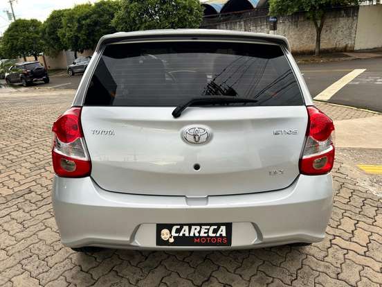 TOYOTA-ETIOS-2017