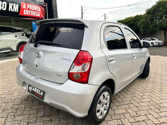 TOYOTA-ETIOS-2017