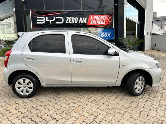 TOYOTA-ETIOS-1.3 X 16V FLEX 4P MANUAL TOYOTA-ETIOS-2017