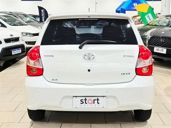 TOYOTA-ETIOS-2017