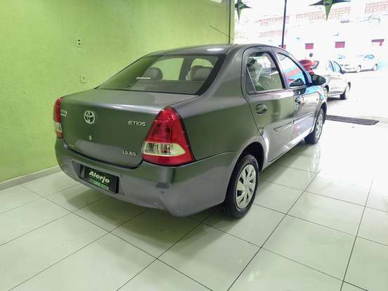 TOYOTA-ETIOS-2016
