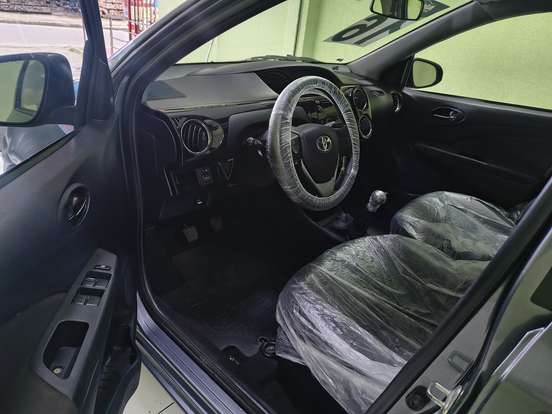 TOYOTA-ETIOS-2016