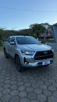TOYOTA-HILUX-2022