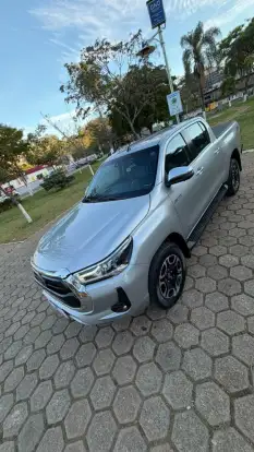 TOYOTA-HILUX-2022