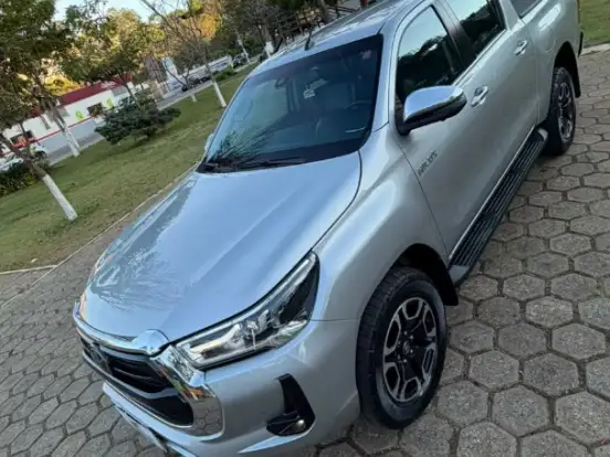 TOYOTA-HILUX-2.8 D-4D TURBO DIESEL CD SRV 4X4 AUTOMÁTICO TOYOTA-HILUX-2022