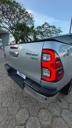 TOYOTA-HILUX-2022