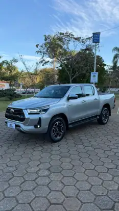 TOYOTA-HILUX-2022