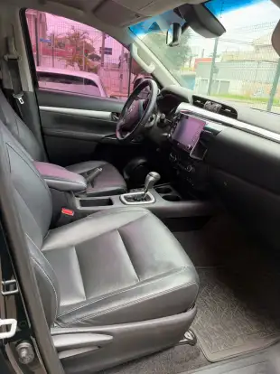TOYOTA-HILUX-2021