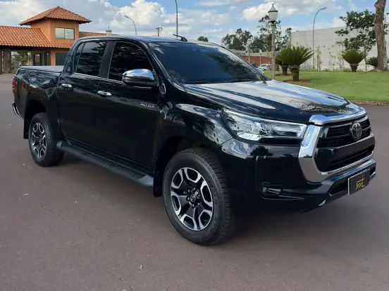 TOYOTA-HILUX-2.8 D-4D TURBO DIESEL CD SRX 4X4 AUTOMÁTICO TOYOTA-HILUX-2021