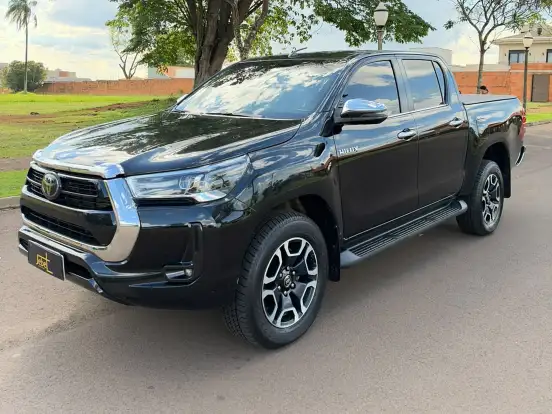 TOYOTA-HILUX-2.8 D-4D TURBO DIESEL CD SRX 4X4 AUTOMÁTICO TOYOTA-HILUX-2021