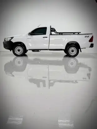 TOYOTA-HILUX-2.8 D-4D TURBO DIESEL CS 4X4 MANUAL TOYOTA-HILUX-2024