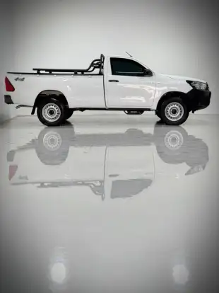 TOYOTA-HILUX-2024