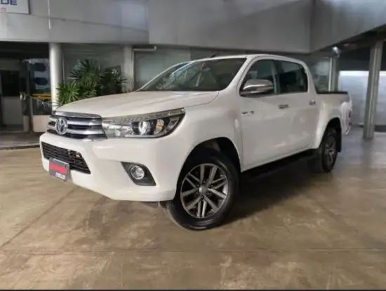 TOYOTA-HILUX-2018