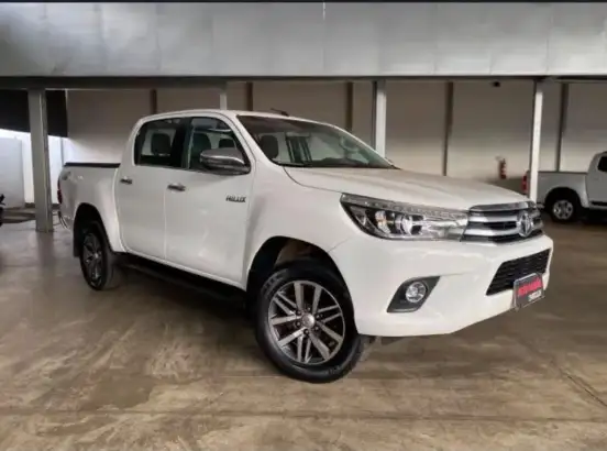 TOYOTA-HILUX-2018