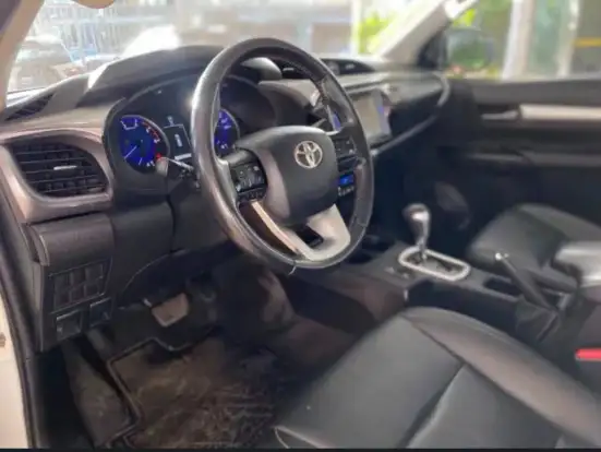 TOYOTA-HILUX-2018