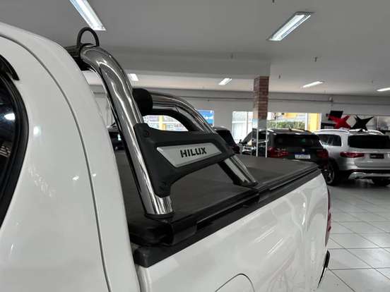 TOYOTA-HILUX-2016