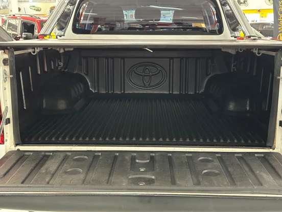 TOYOTA-HILUX-2016