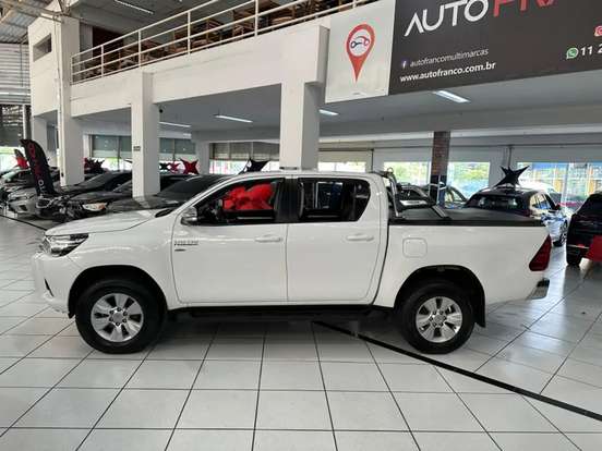 TOYOTA-HILUX-2016