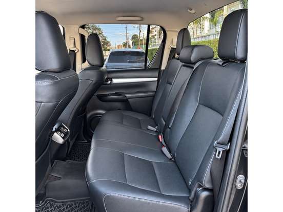 TOYOTA-HILUX-2.8 D-4D TURBO DIESEL CD SRX 4X4 AUTOMÁTICO TOYOTA-HILUX-2022