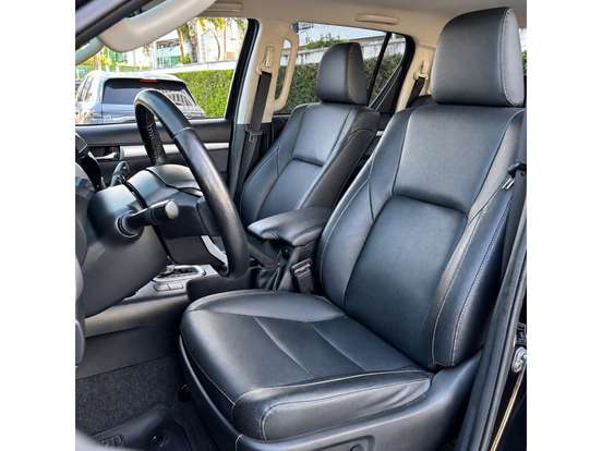 TOYOTA-HILUX-2.8 D-4D TURBO DIESEL CD SRX 4X4 AUTOMÁTICO TOYOTA-HILUX-2022