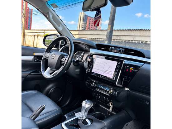 TOYOTA-HILUX-2022