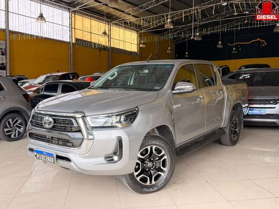 TOYOTA-HILUX-2023
