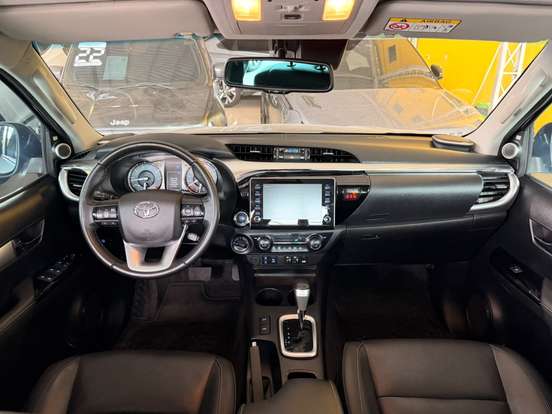 TOYOTA-HILUX-2023