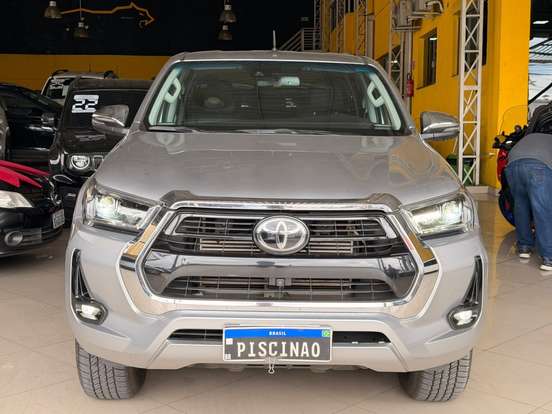 TOYOTA-HILUX-2023