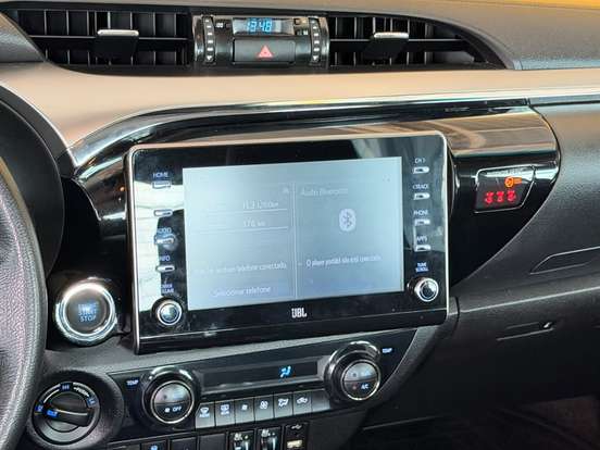 TOYOTA-HILUX-2023